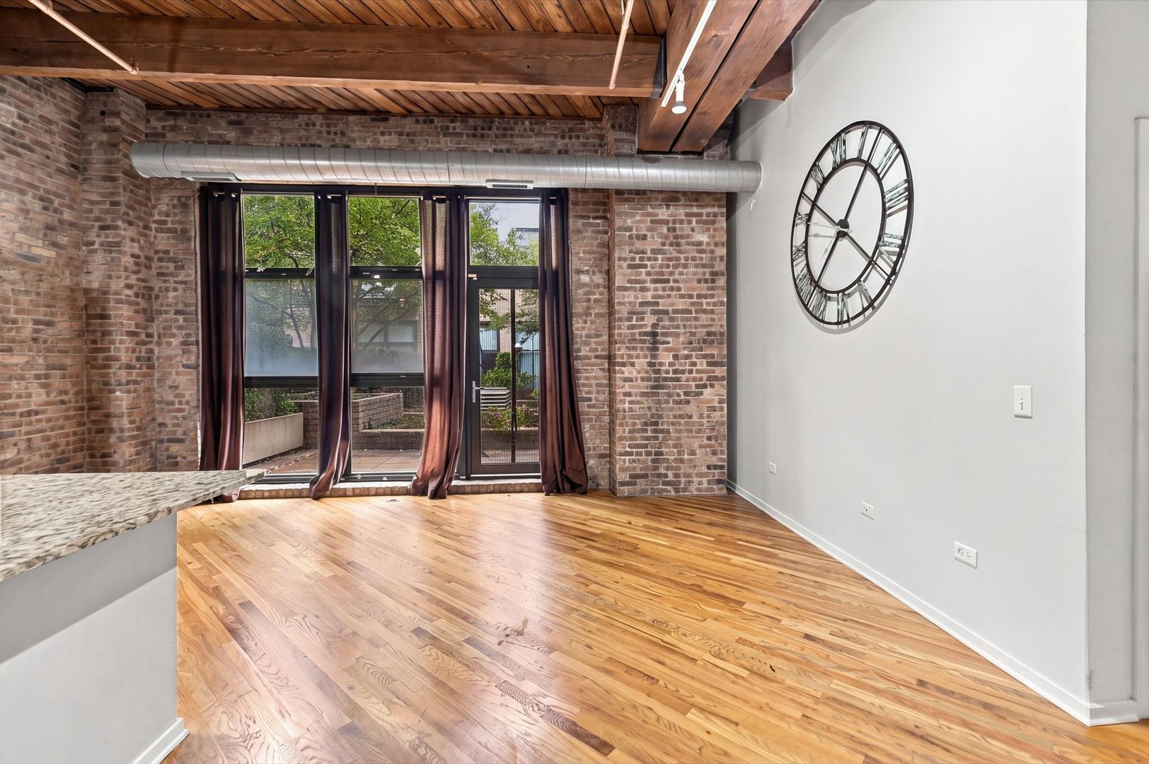 1040 W ADAMS Street Unit: 268