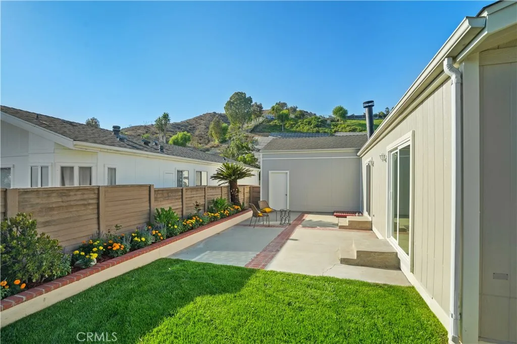 20208 Northcliff Drive