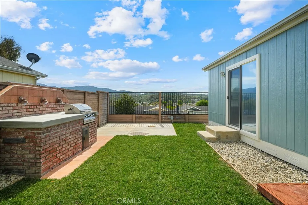 20090 Northcliff Drive