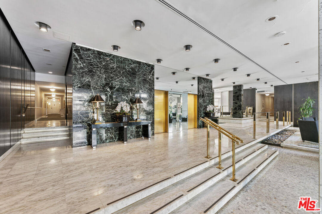 10450 Wilshire Blvd Unit: 2E