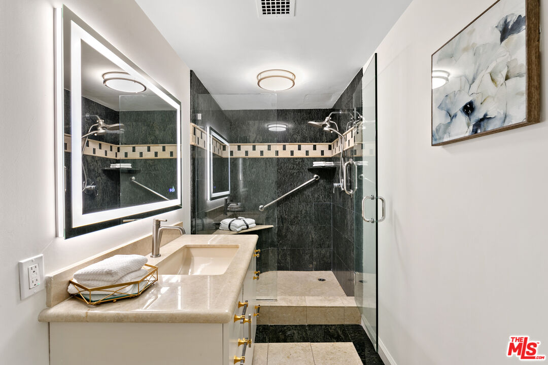 10450 Wilshire Blvd Unit: 2E