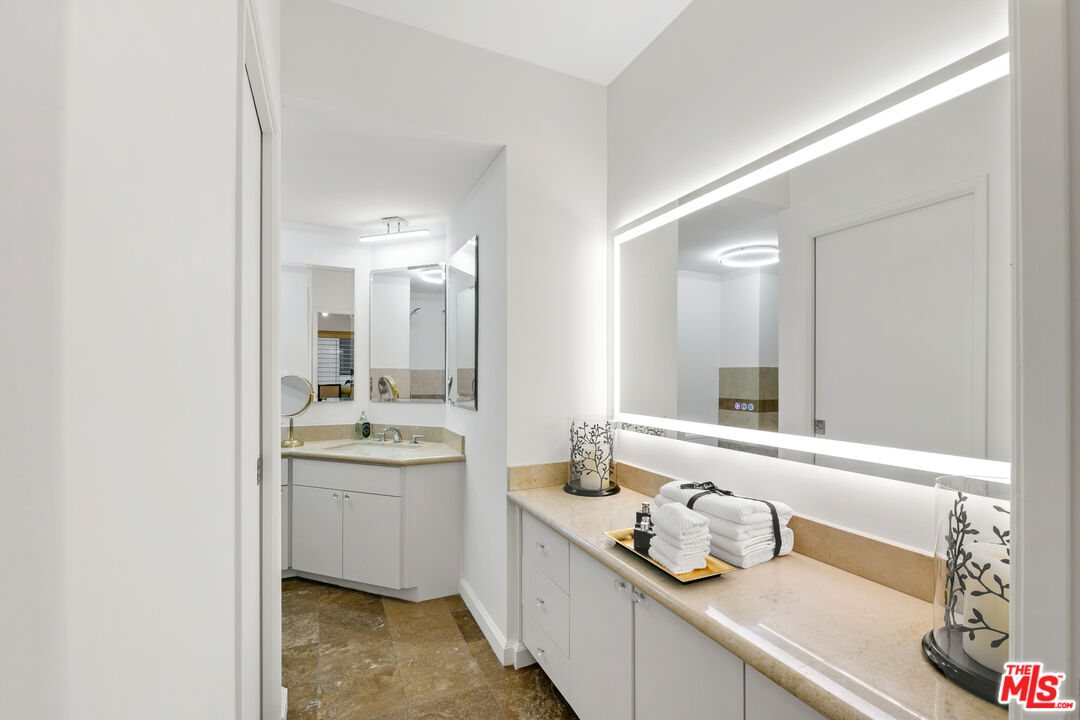 10450 Wilshire Blvd Unit: 2E