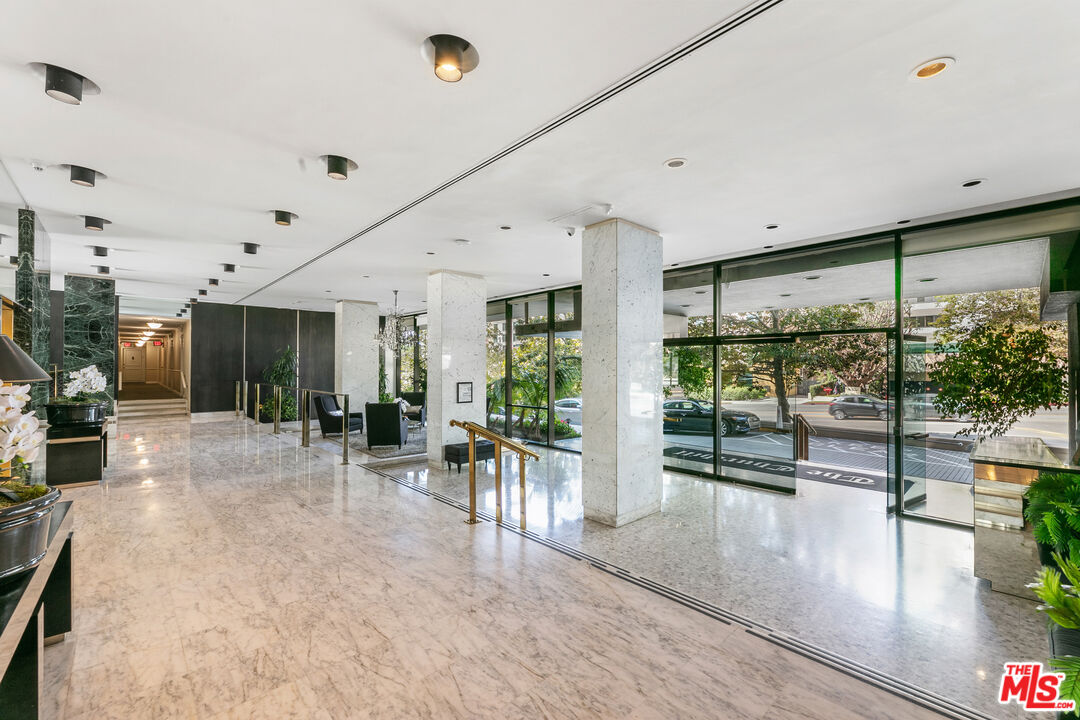 10450 Wilshire Blvd Unit: 2E