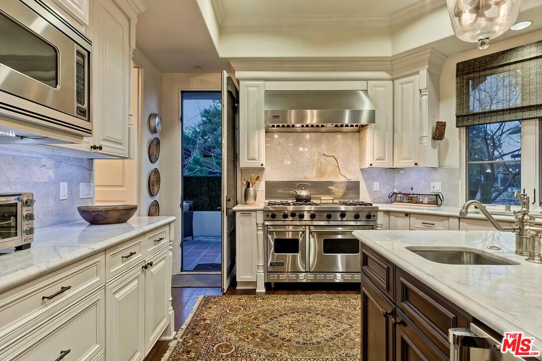 558 Hillgreen Dr Unit: 107