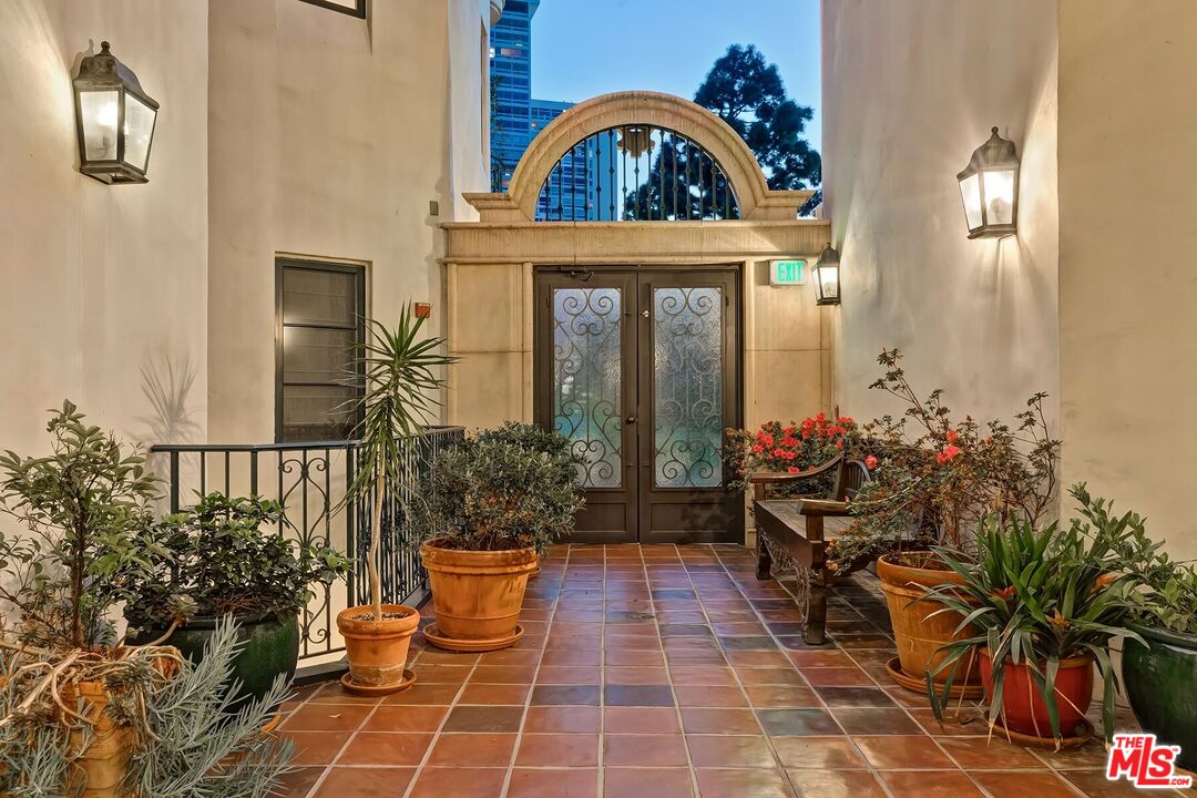 558 Hillgreen Dr Unit: 107