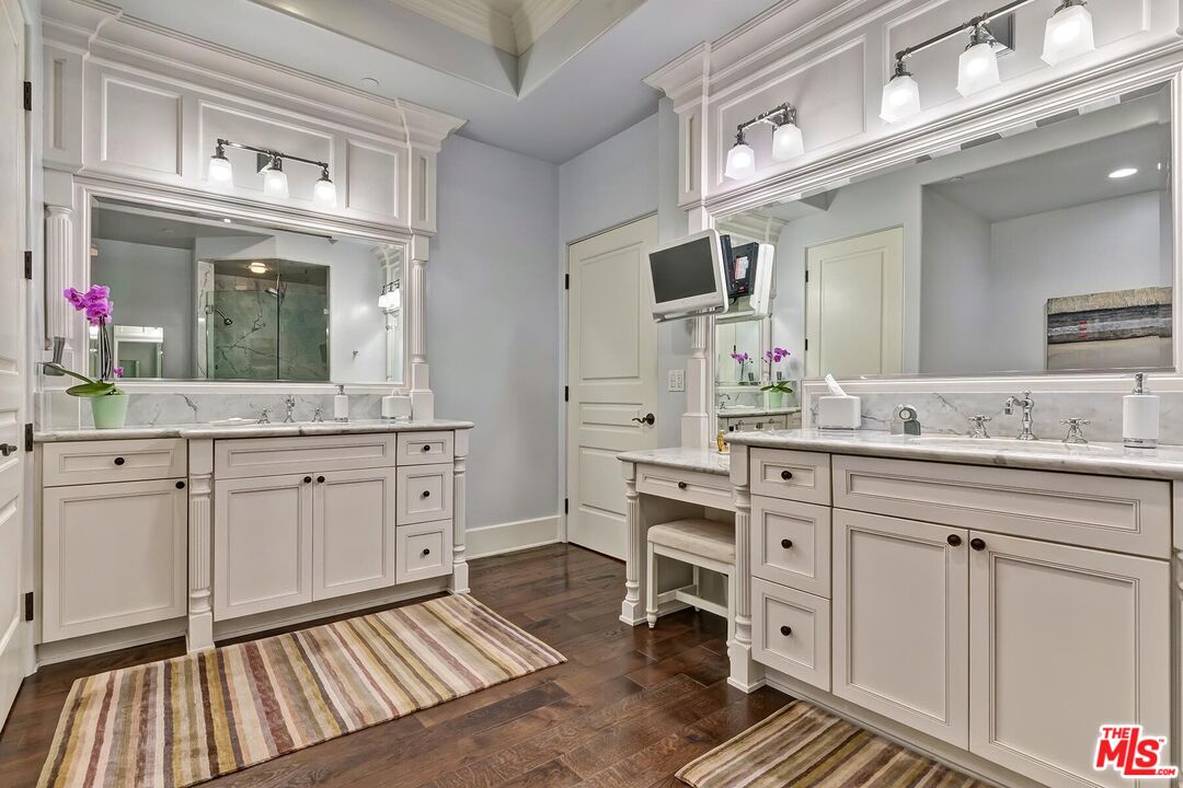 558 Hillgreen Dr Unit: 107