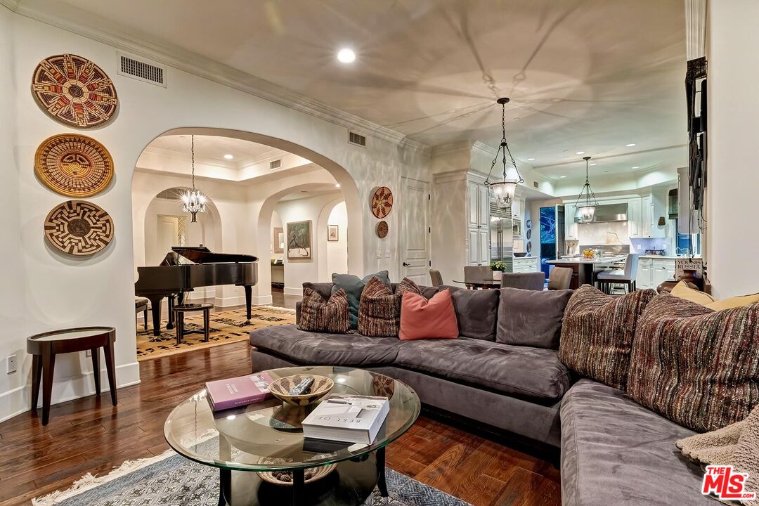 558 Hillgreen Dr Unit: 107