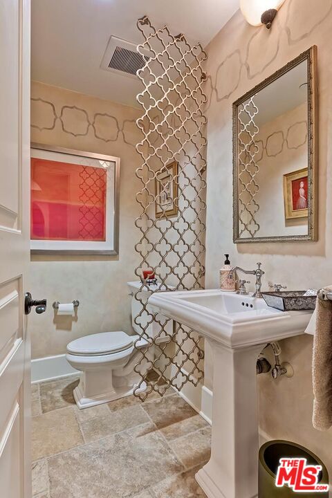 558 Hillgreen Dr Unit: 107