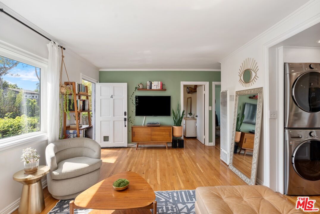 717 Raymond Ave Unit: 4