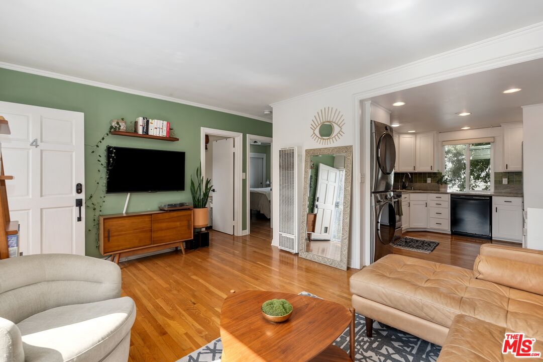 717 Raymond Ave Unit: 4