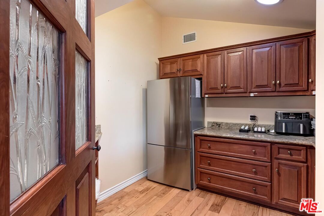 10827 Pacific View Dr