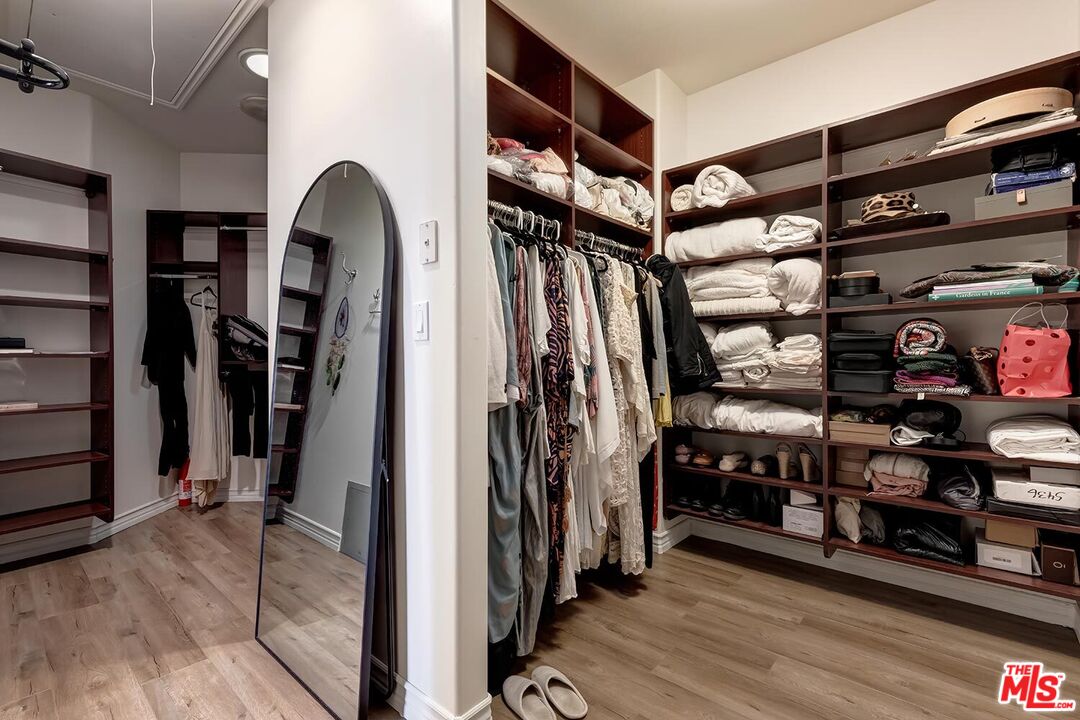 10827 Pacific View Dr