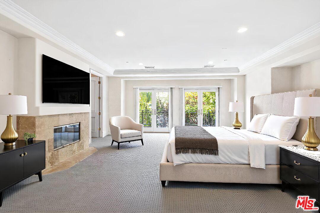 2997 Beverly Glen Cir