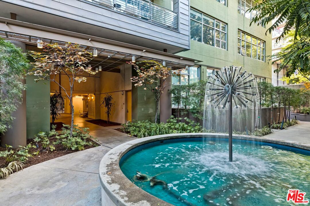 1130 S Flower St Unit: 208