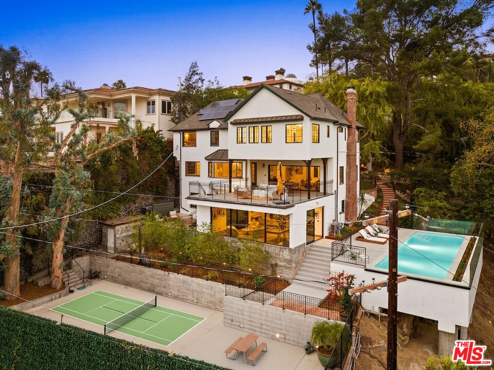 4818 Bonvue Ave