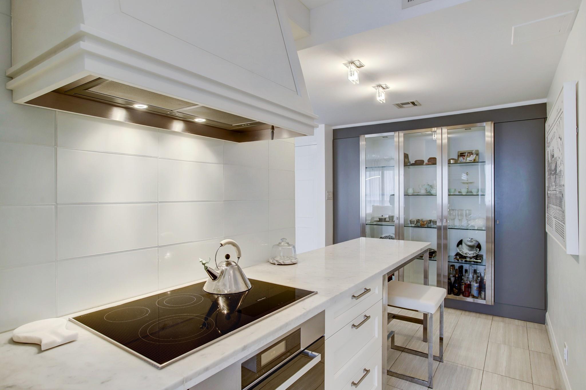 49 Briar Hollow Lane # 1101