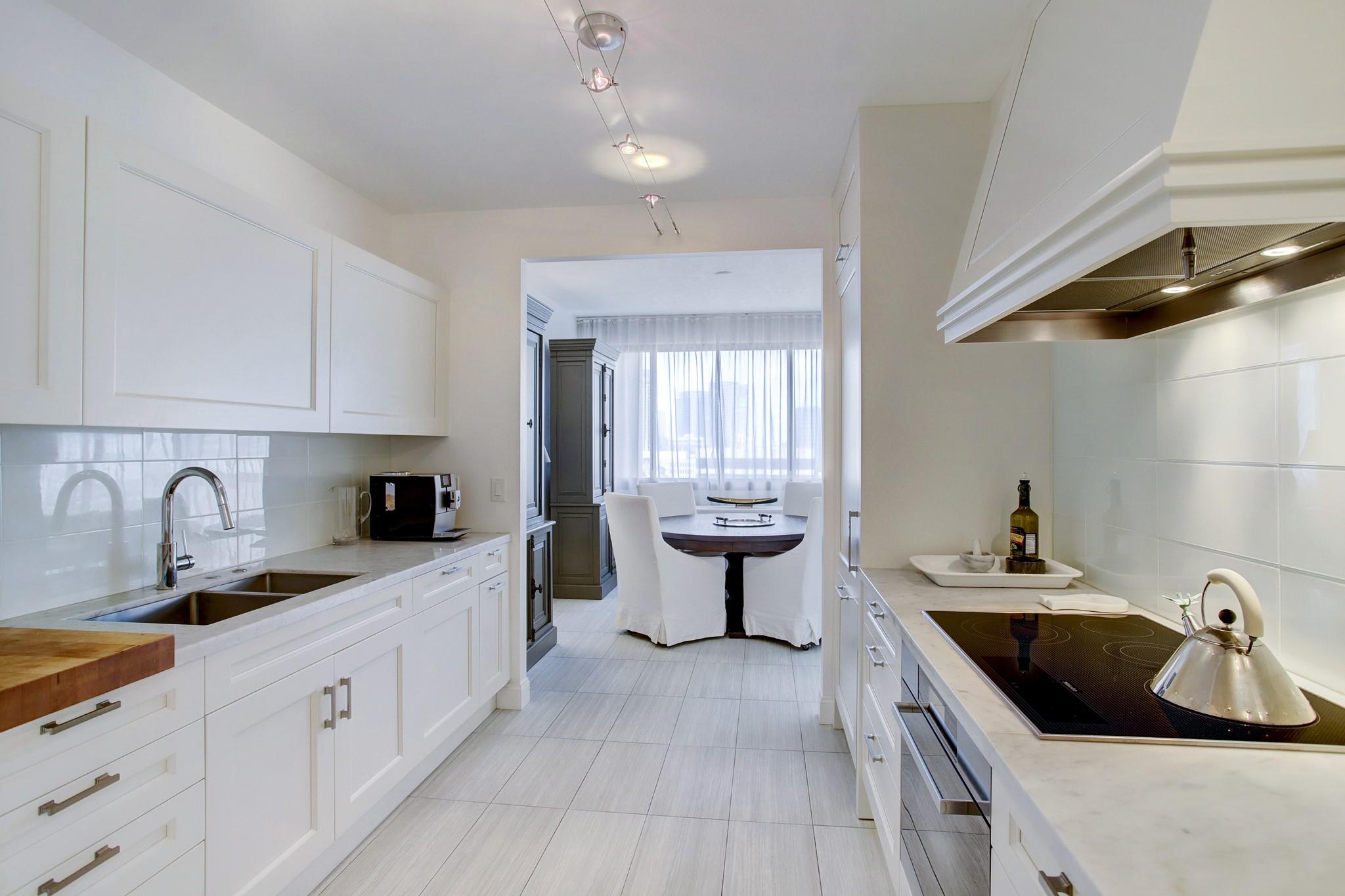 49 Briar Hollow Lane # 1101