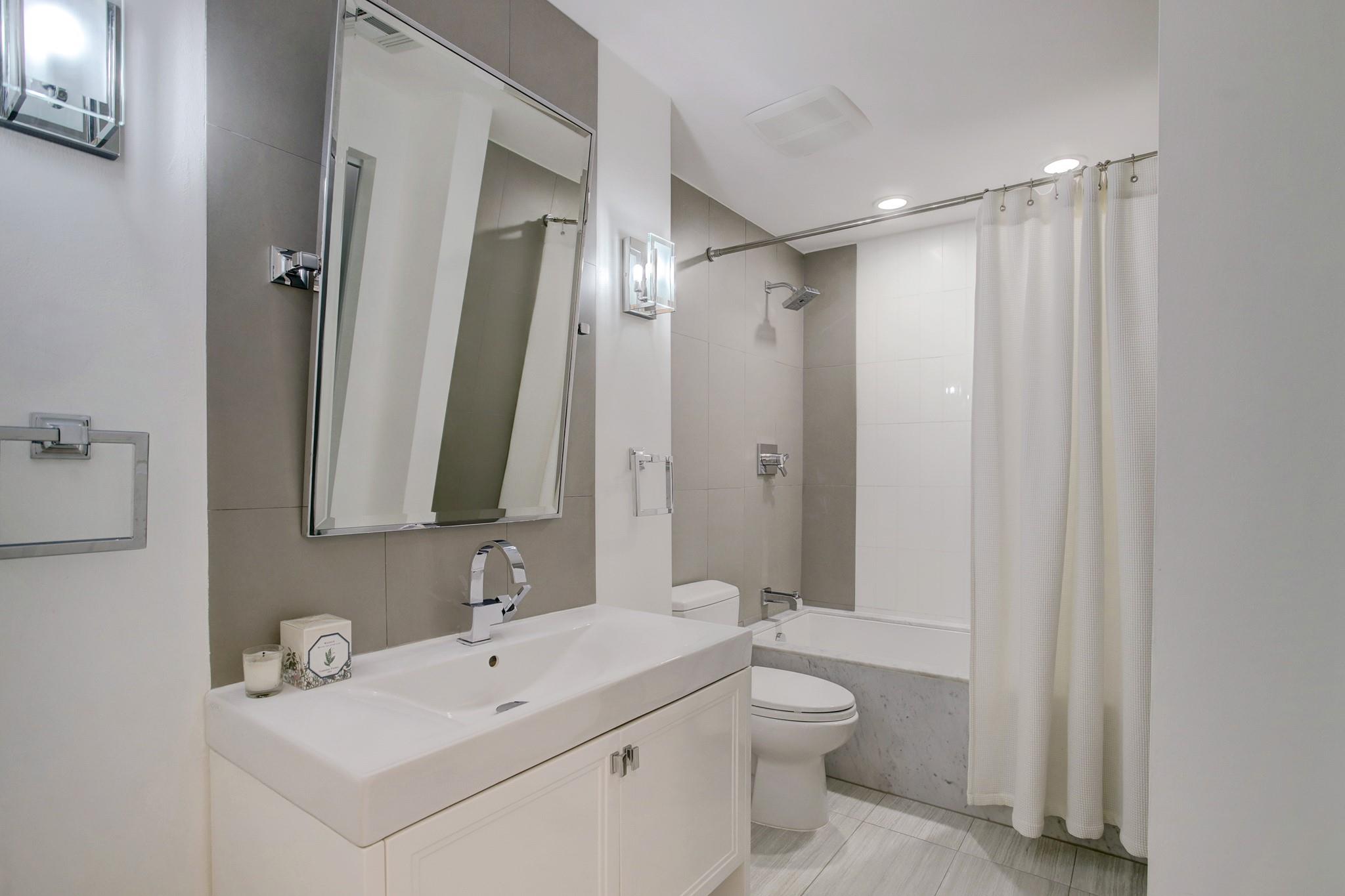 49 Briar Hollow Lane # 1101