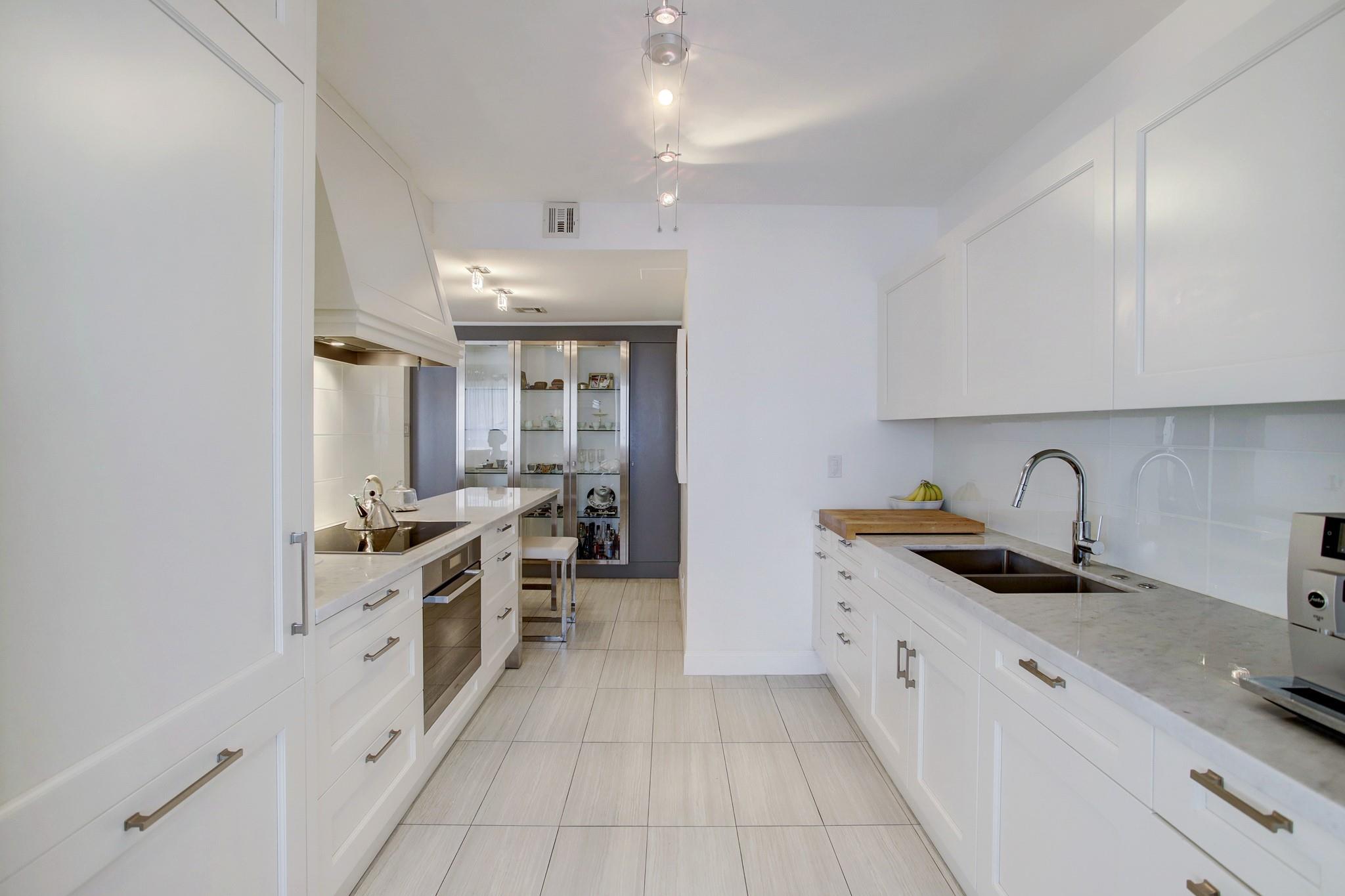 49 Briar Hollow Lane # 1101