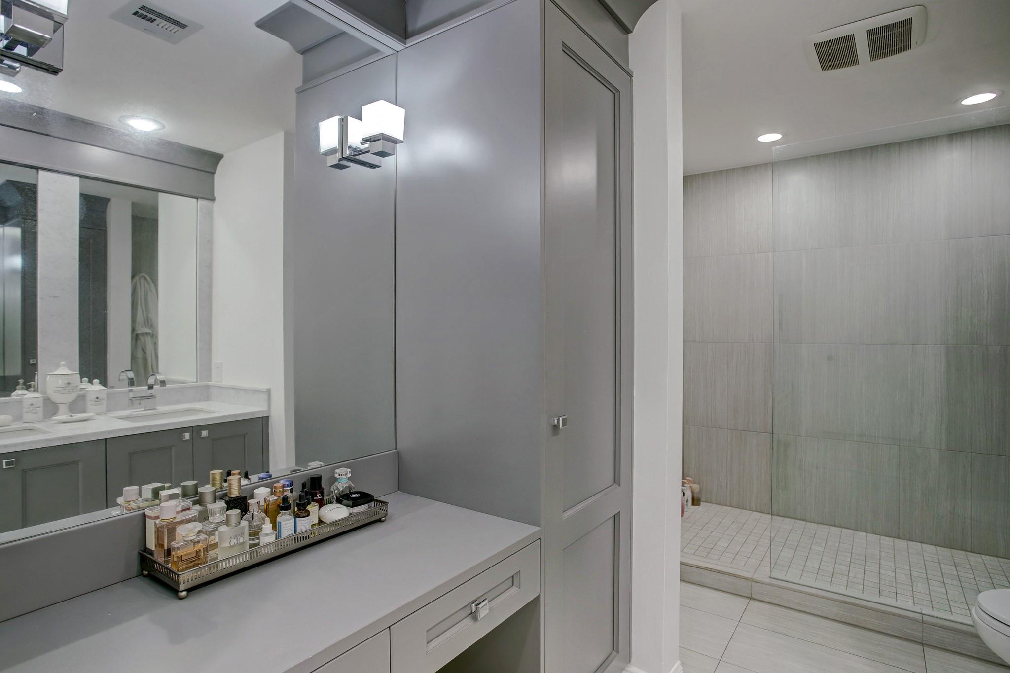 49 Briar Hollow Lane # 1101