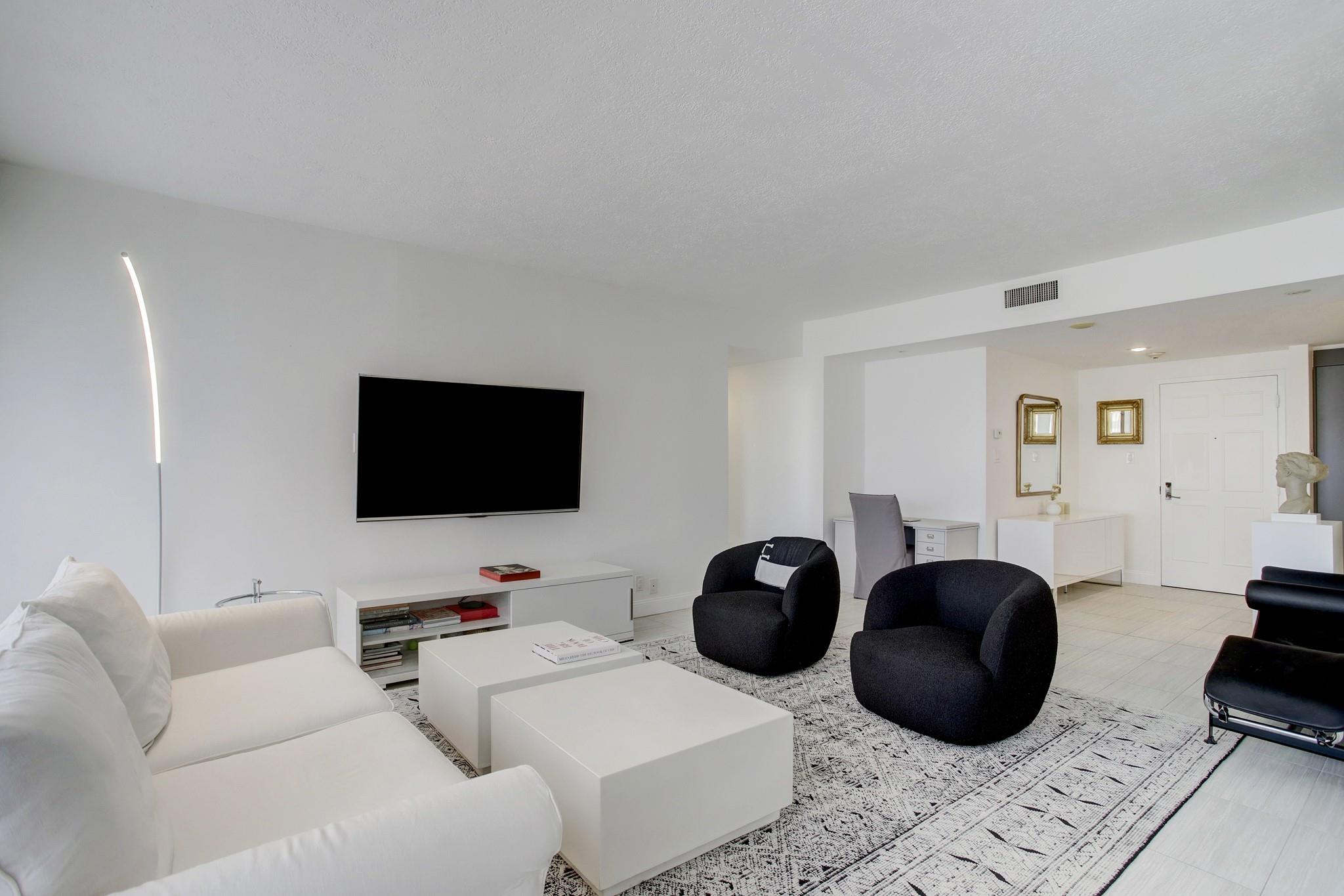 49 Briar Hollow Lane # 1101