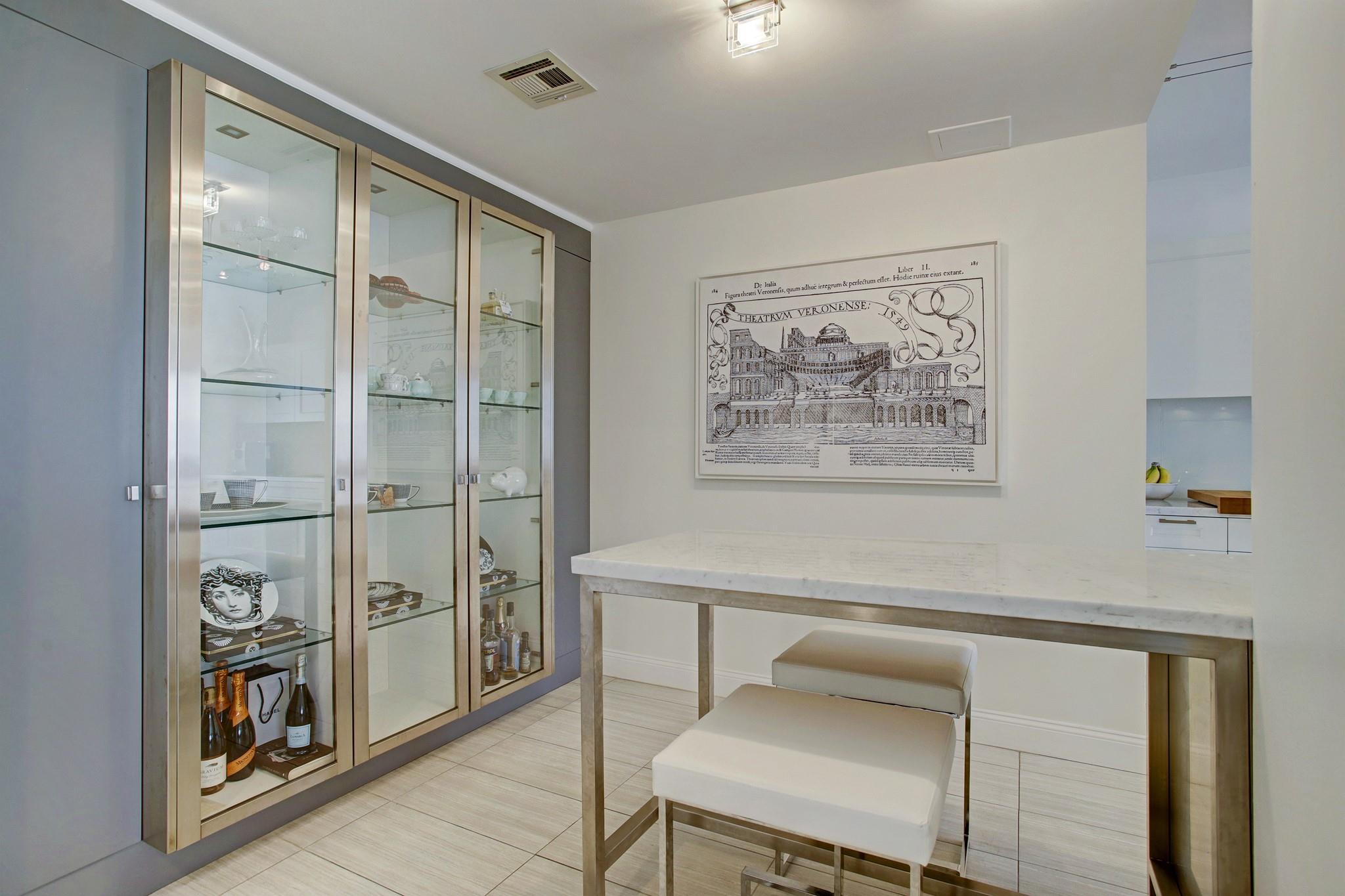 49 Briar Hollow Lane # 1101