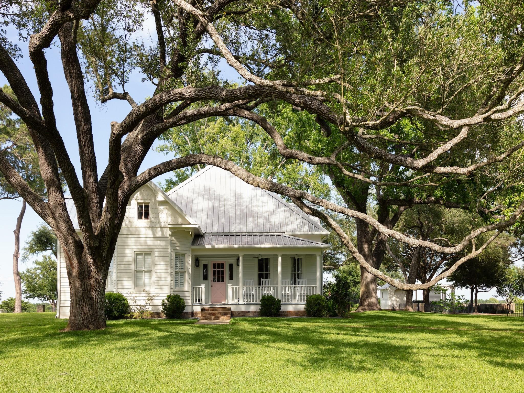 2228 Centerhill Road
