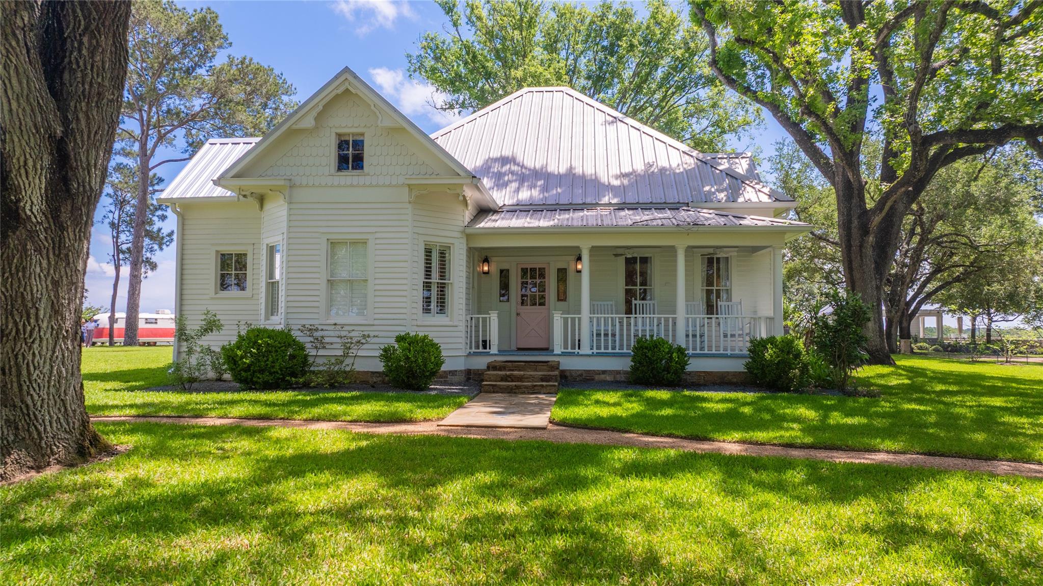 2228 Centerhill Road