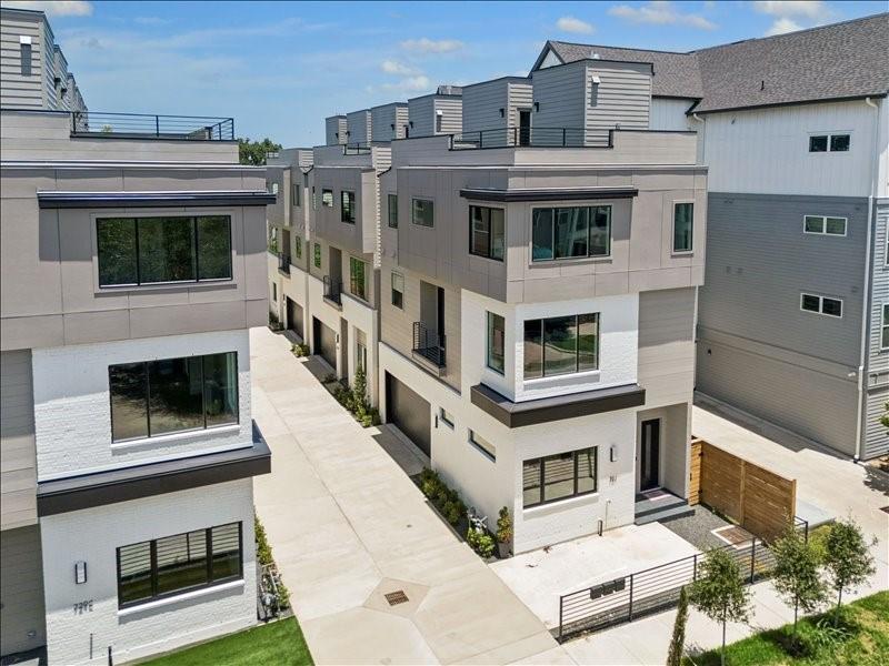 727 W 21st Street