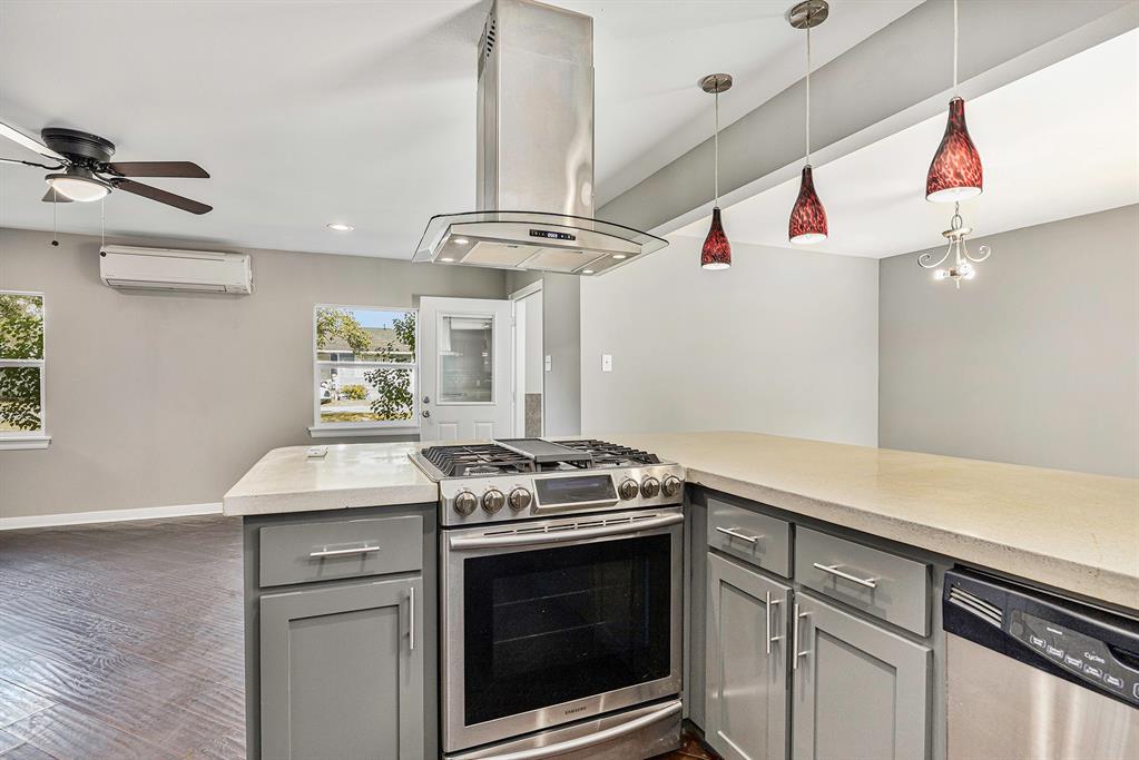 2902 Helberg Road