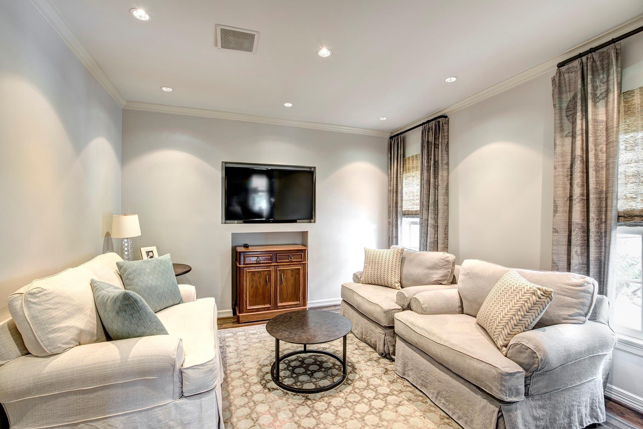 3440 Locke Lane