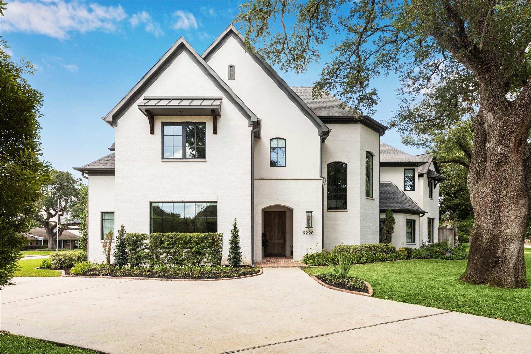 5228 Chesapeake Way