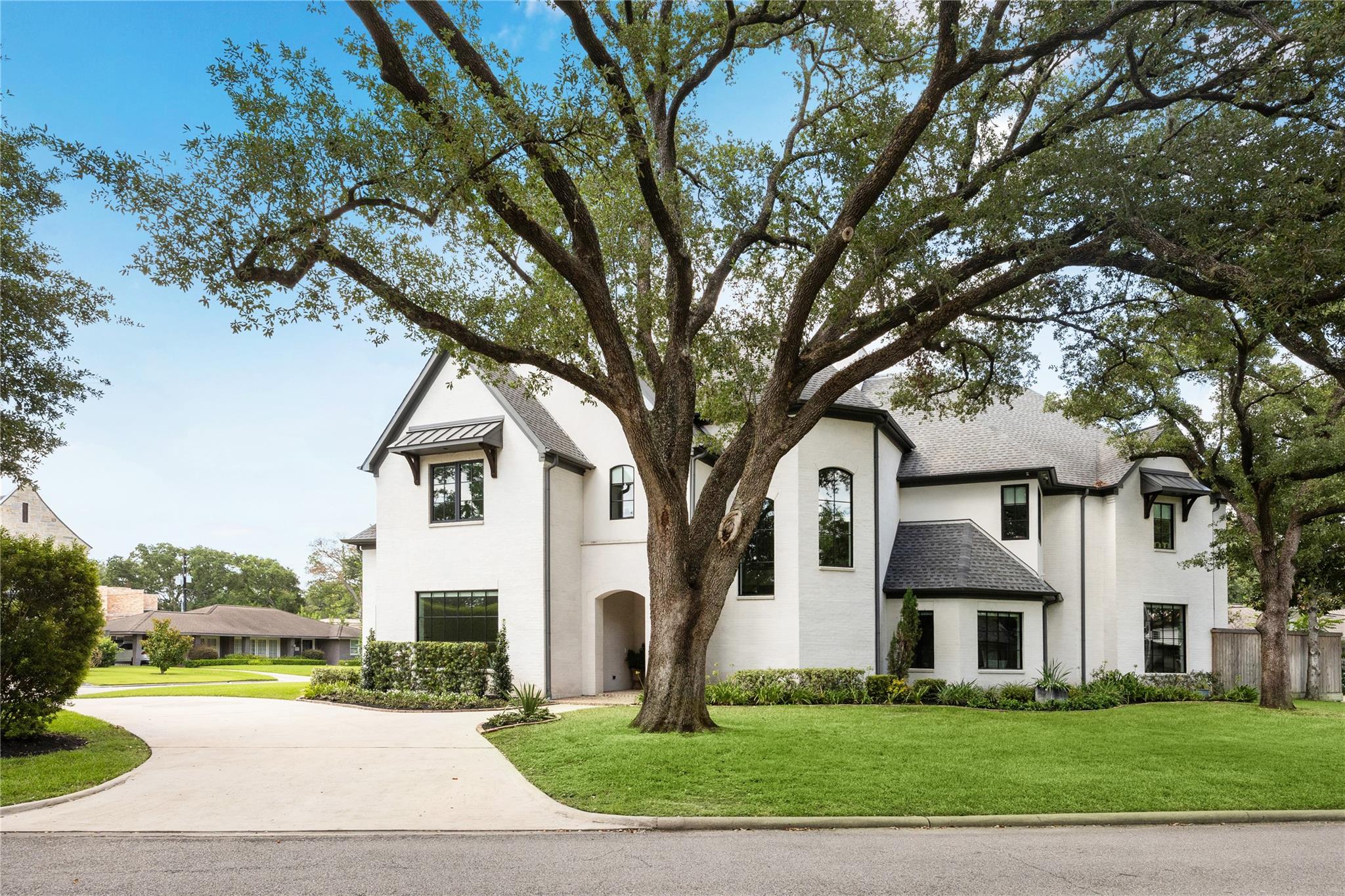 5228 Chesapeake Way
