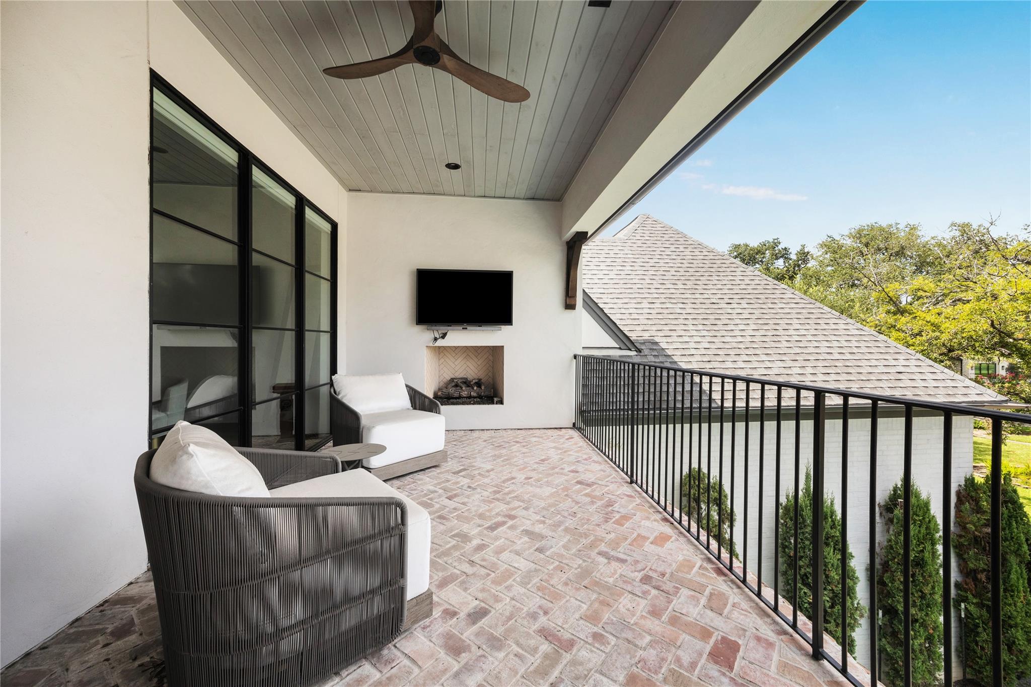 5228 Chesapeake Way