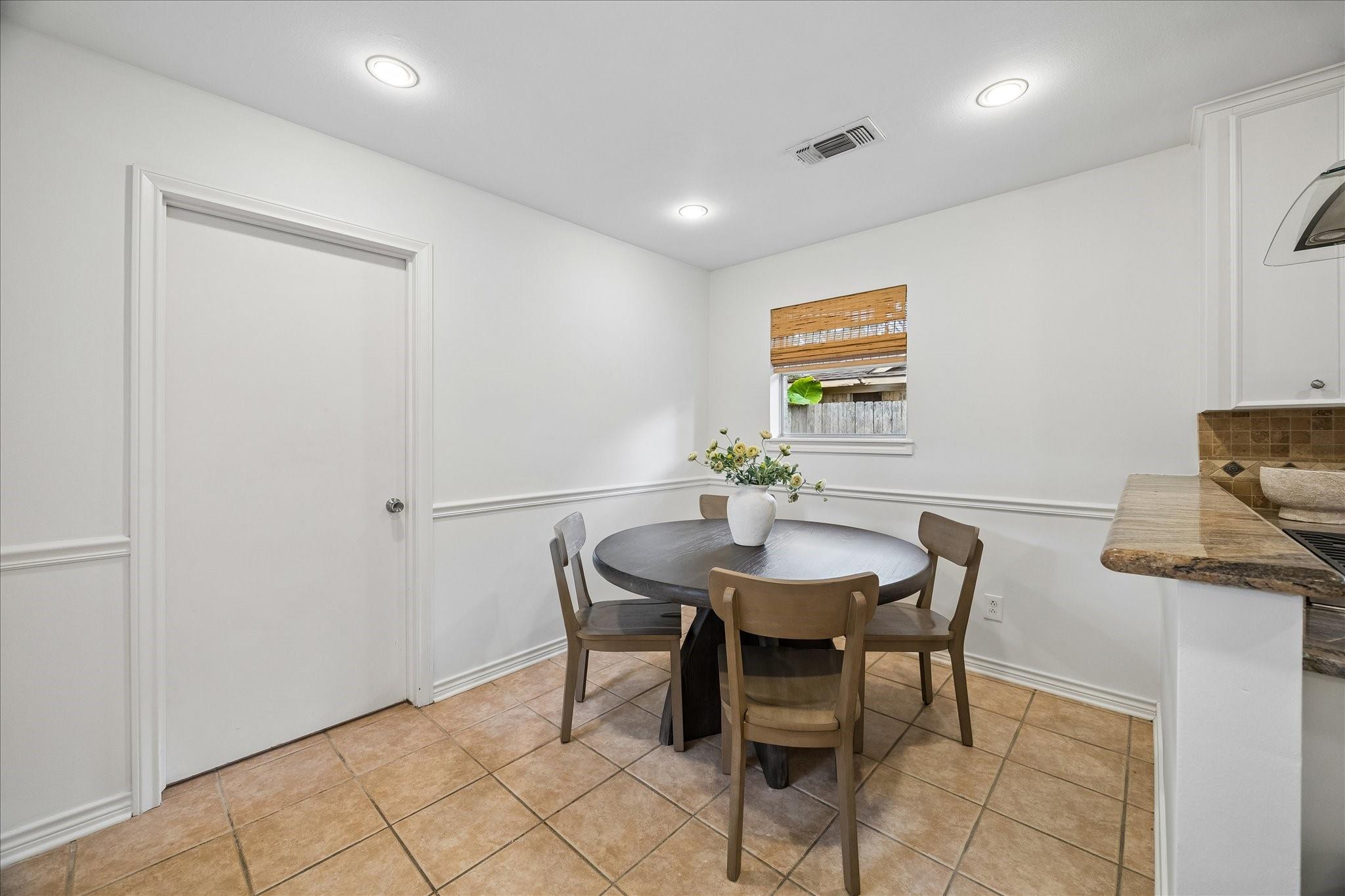 7623 Meadowvale Drive