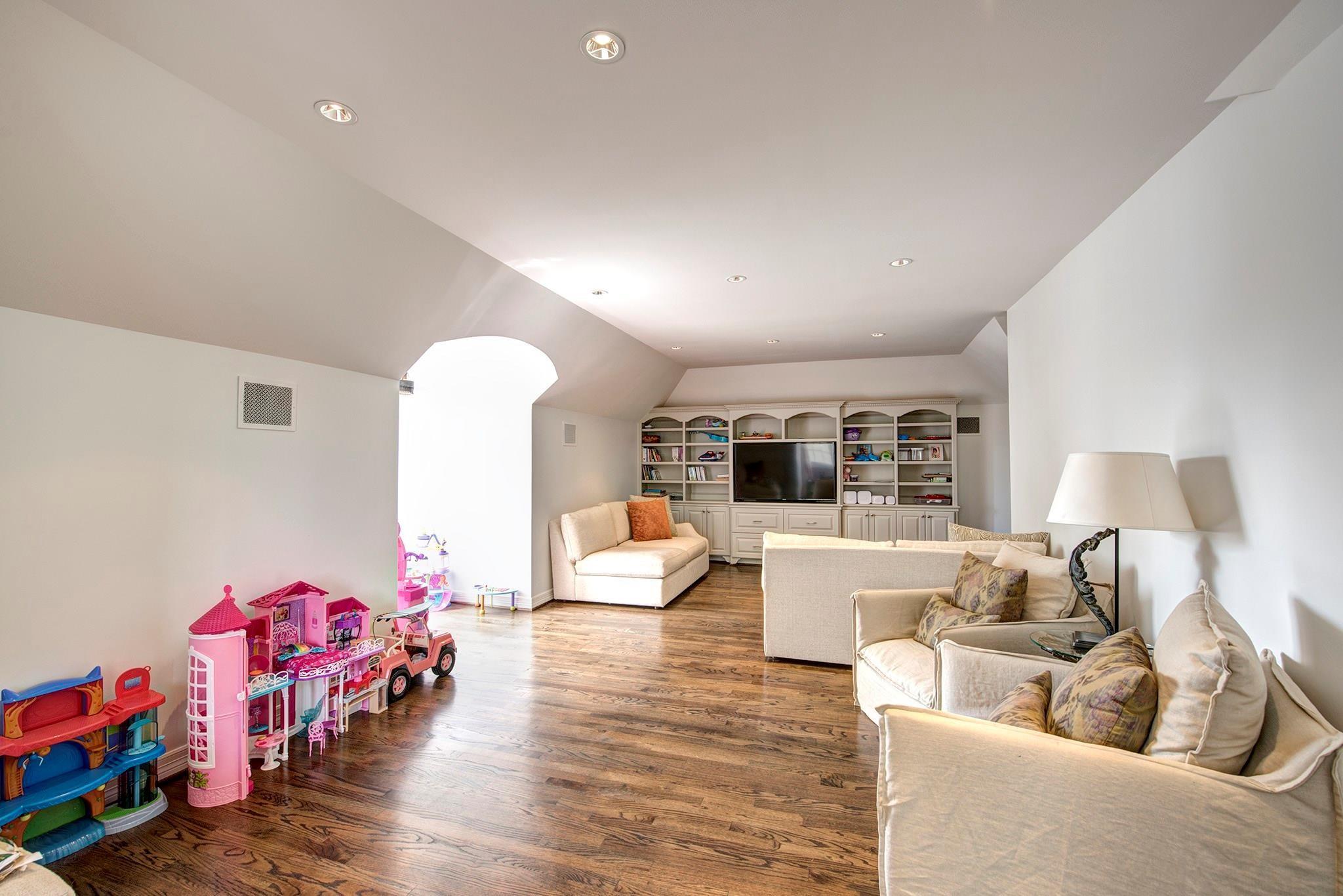 3440 Locke Lane