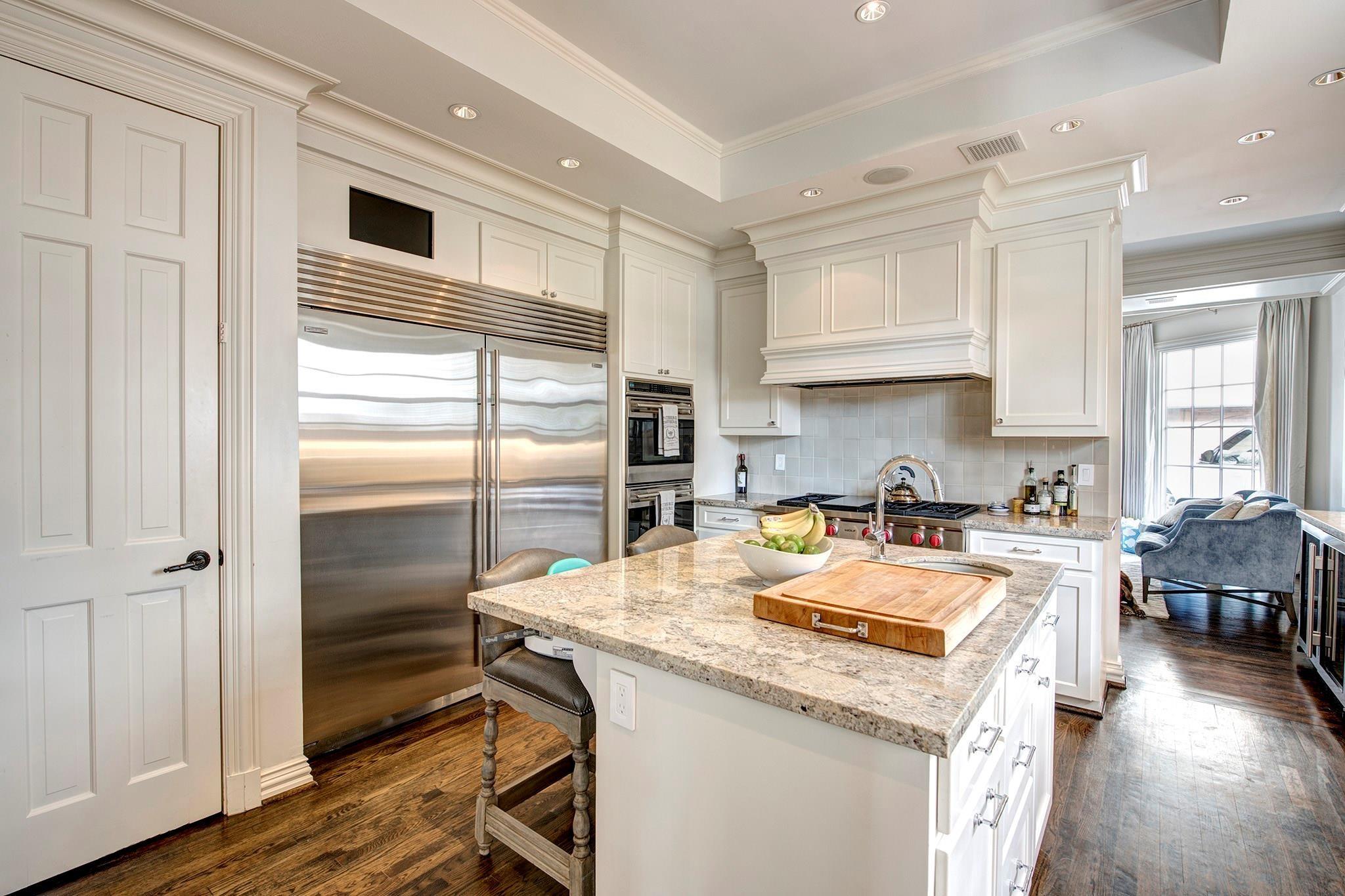 3440 Locke Lane