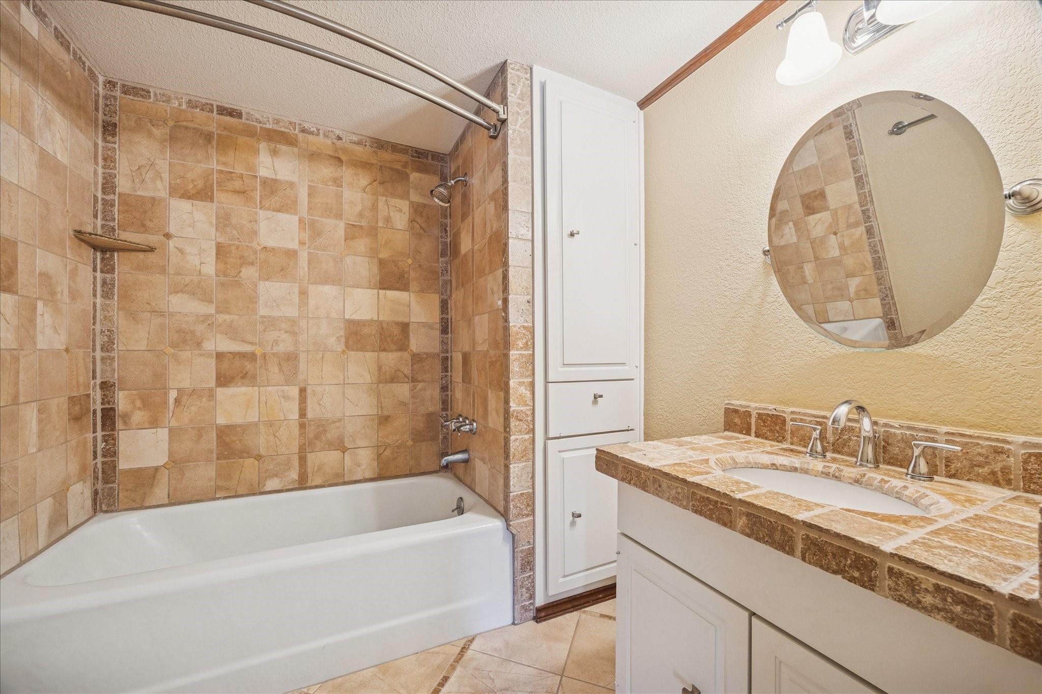 516 S Post Oak Lane # 18