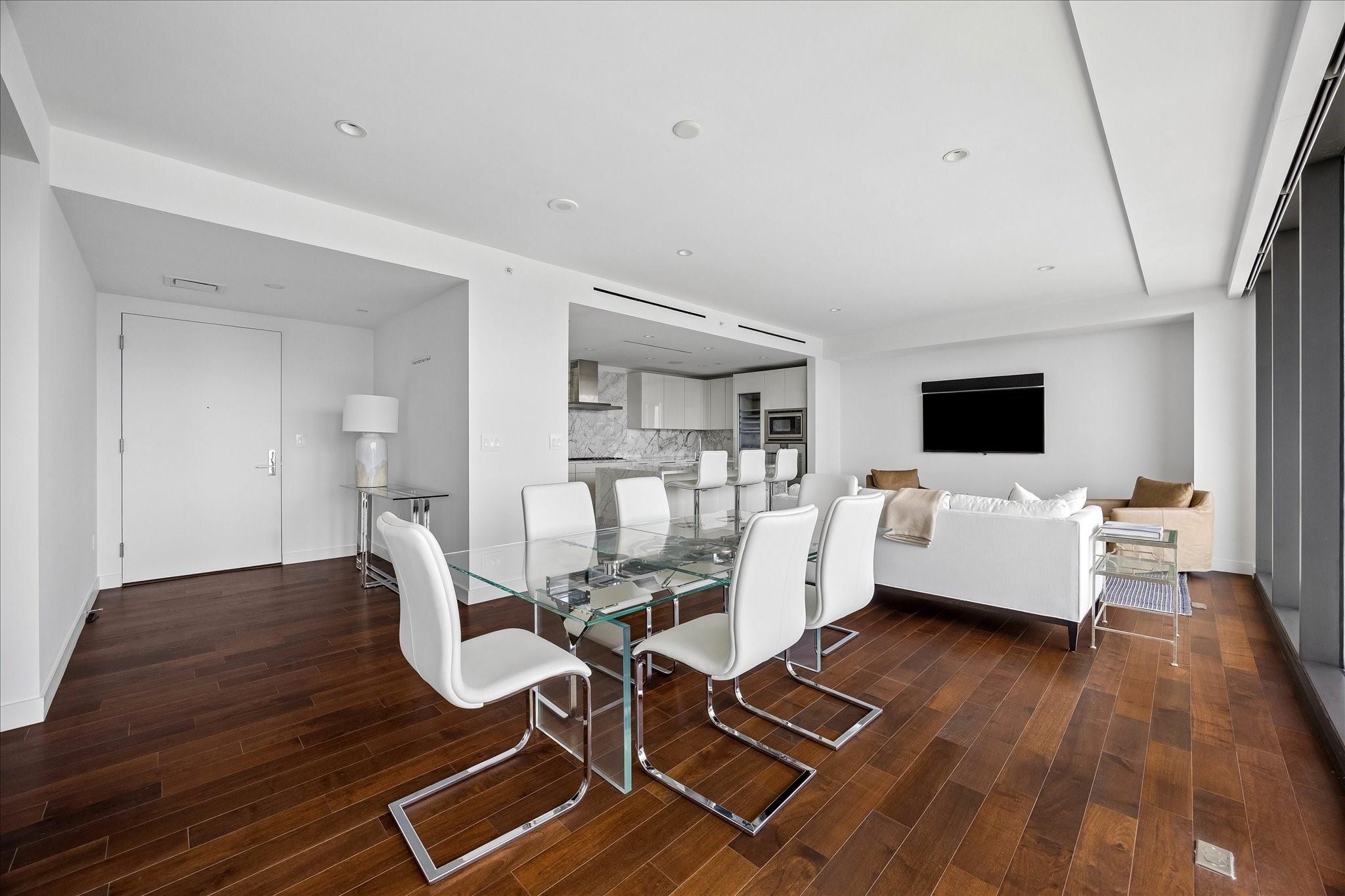 3433 Westheimer Road # 804
