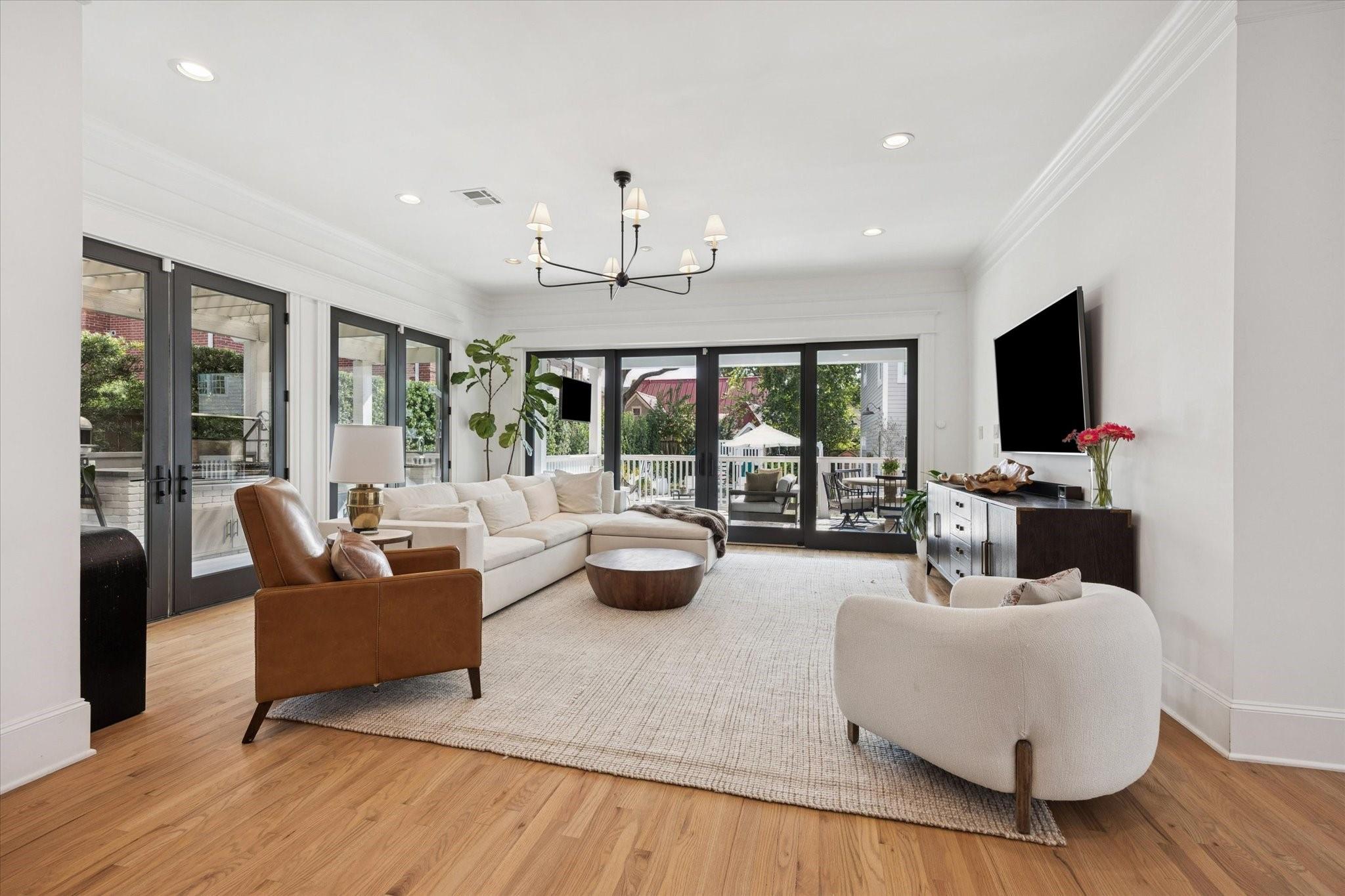 626 E 8th Street, Houston