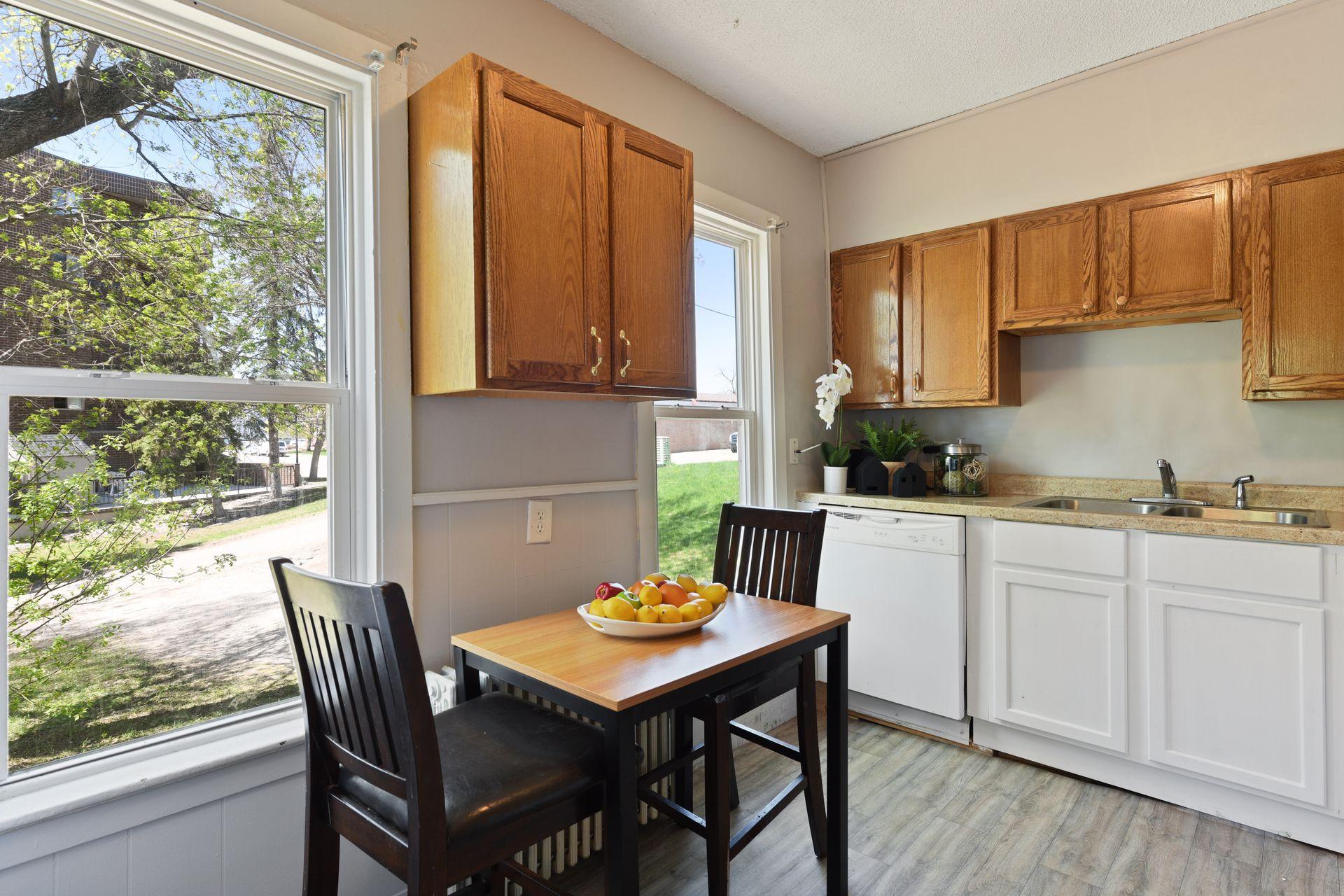106 2nd Street NE