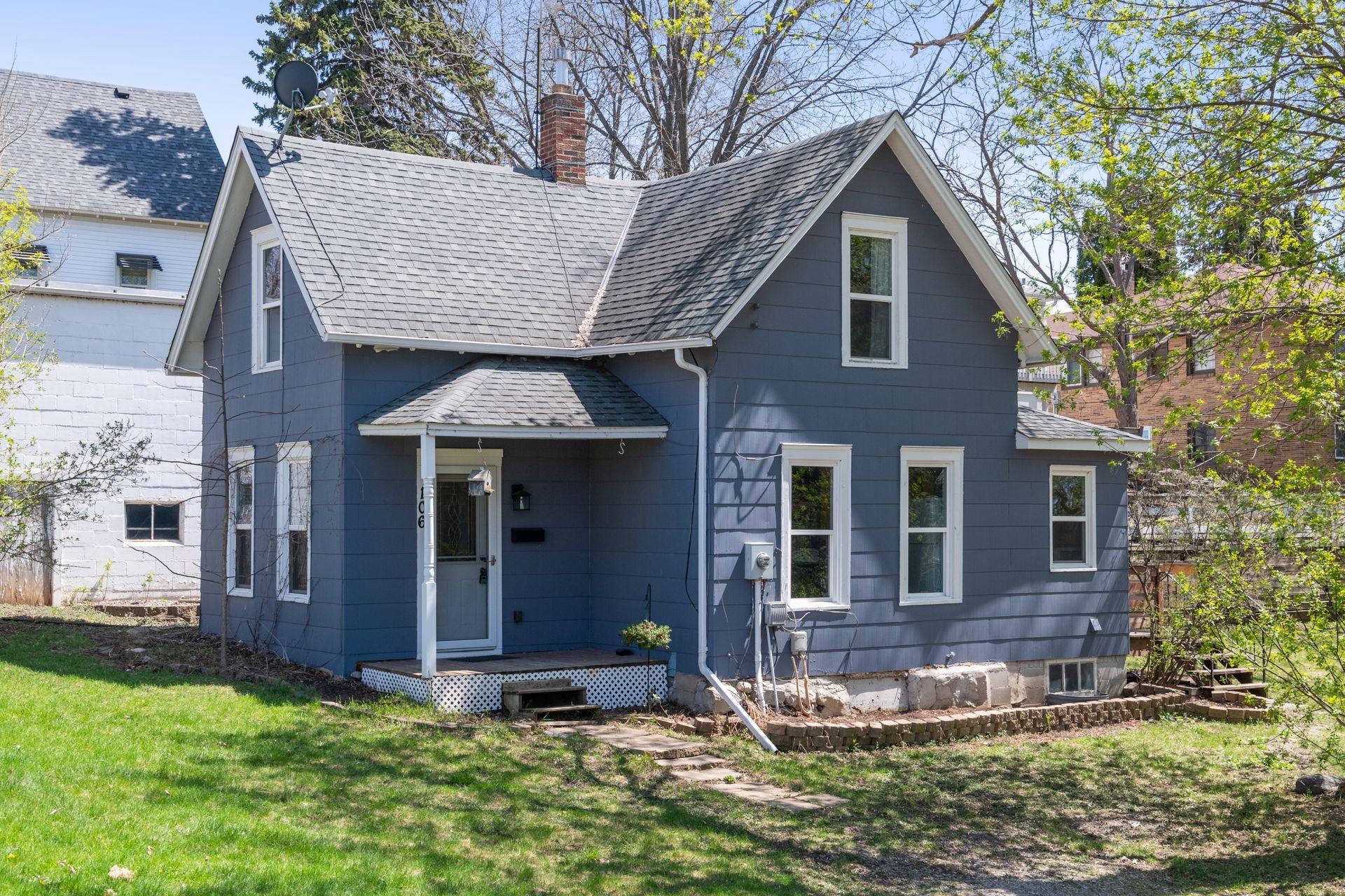 106 2nd Street NE