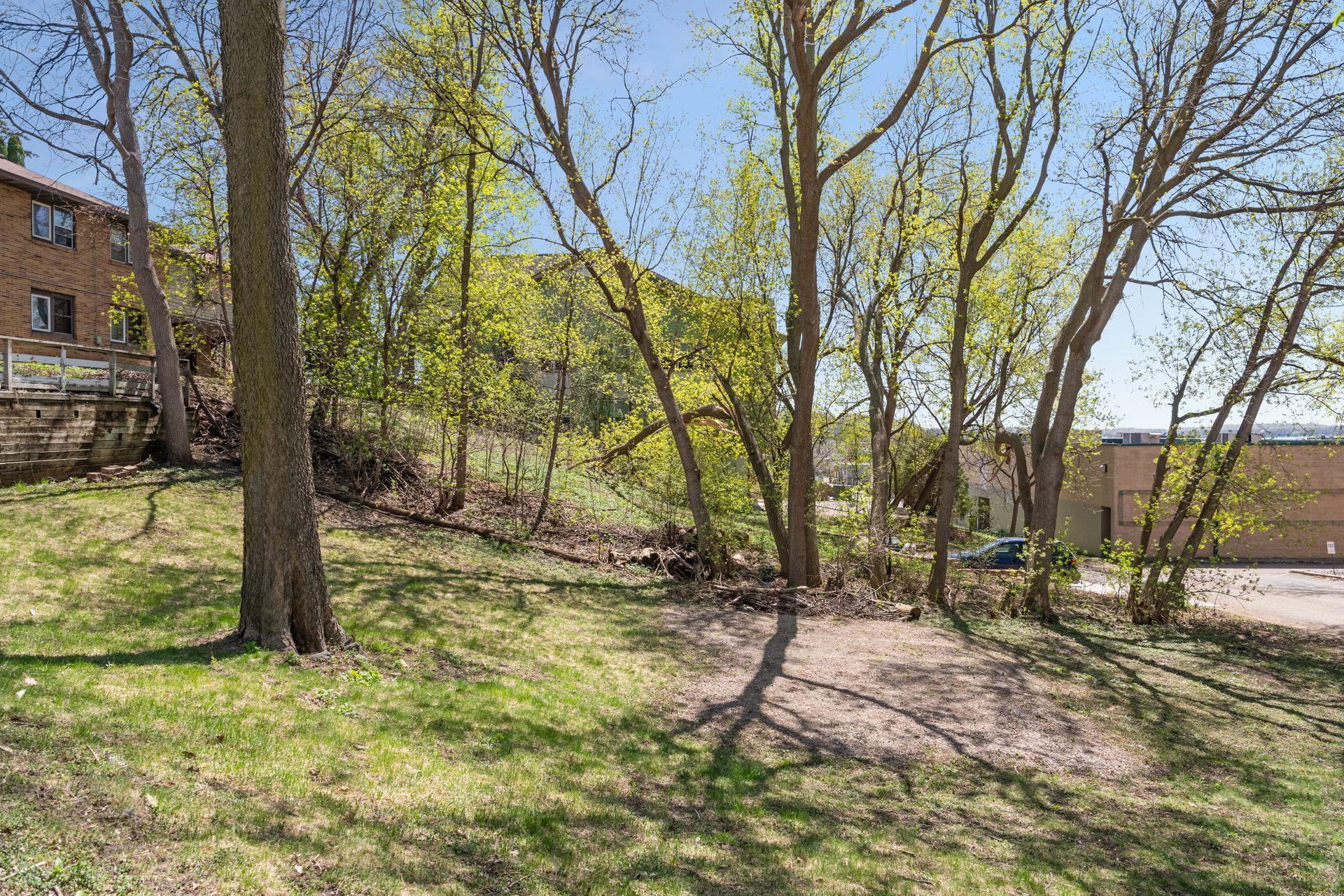 106 2nd Street NE
