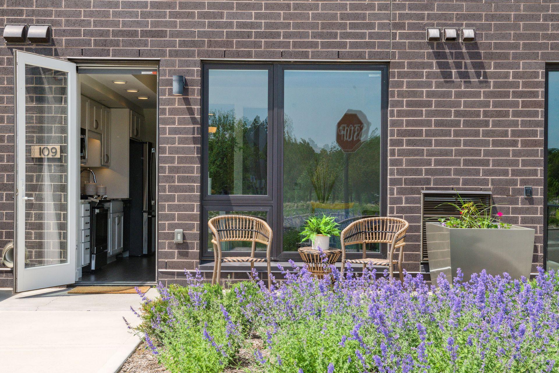 12610 Ridgedale Drive Unit: 105