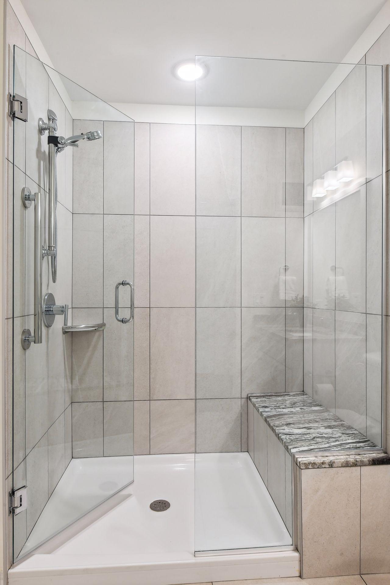 12610 Ridgedale Drive Unit: 105