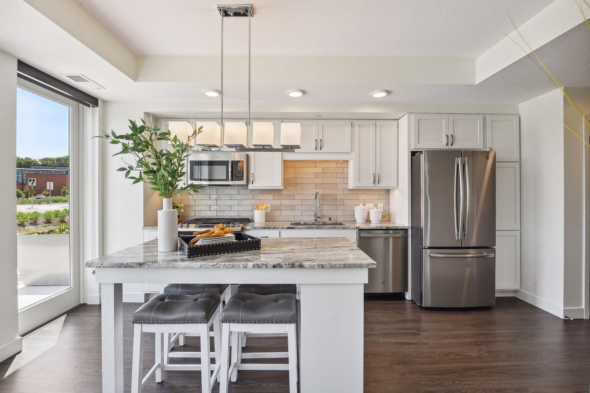 12610 Ridgedale Drive Unit: 105