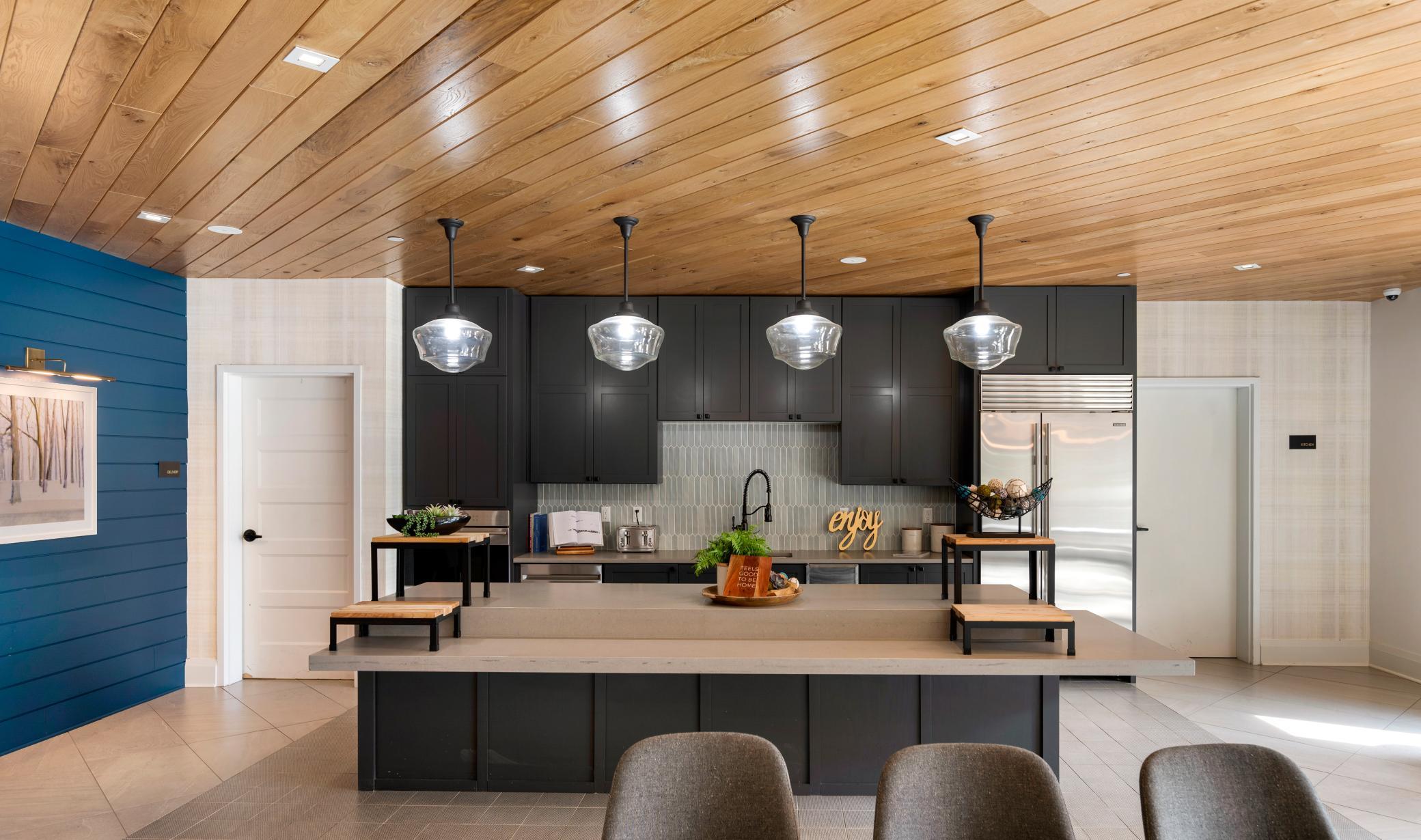 12610 Ridgedale Drive Unit: 105