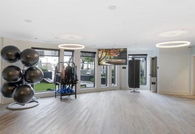 12610 Ridgedale Drive Unit: 105