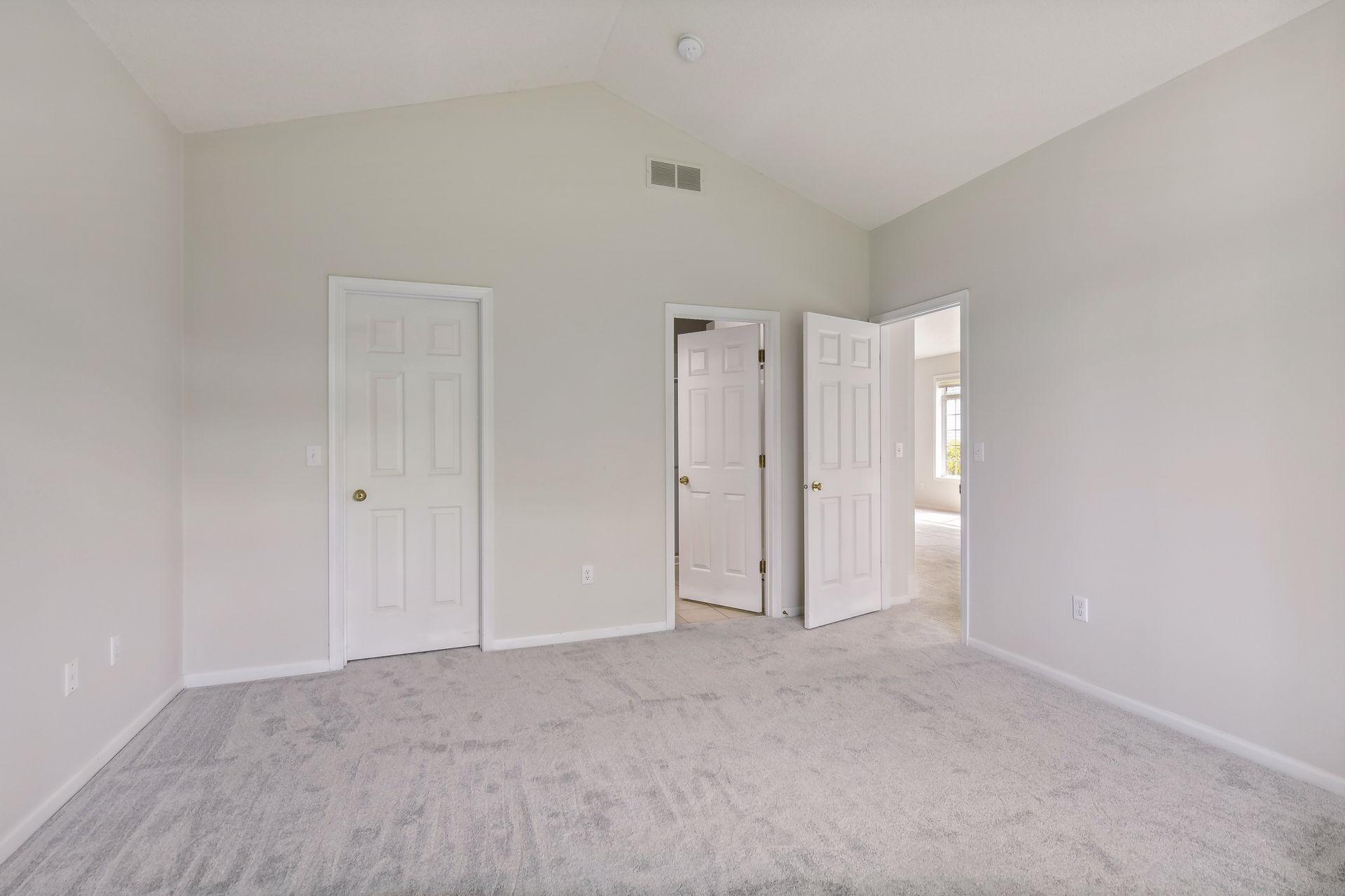 4245 Lawndale Lane N