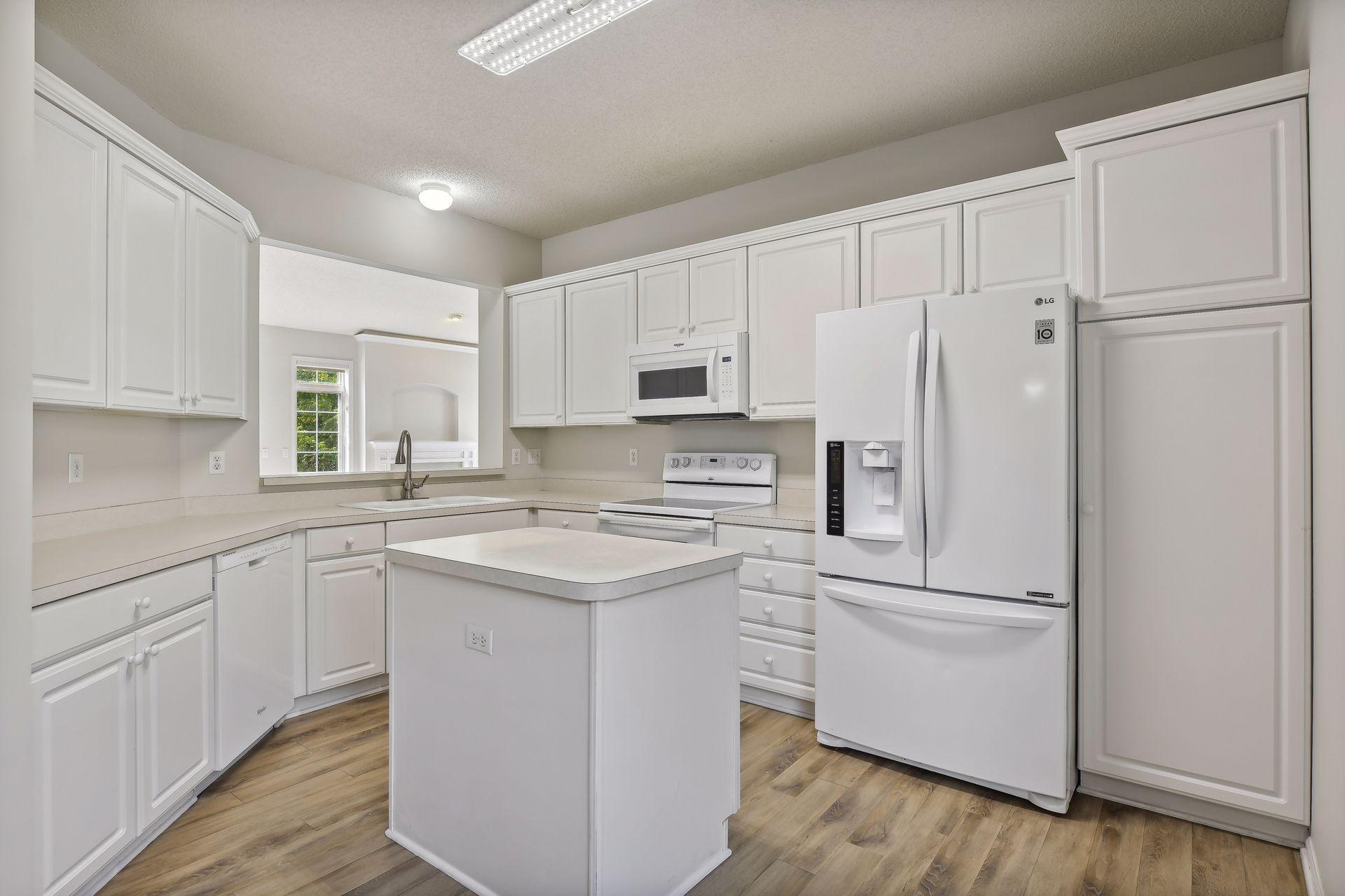 4245 Lawndale Lane N